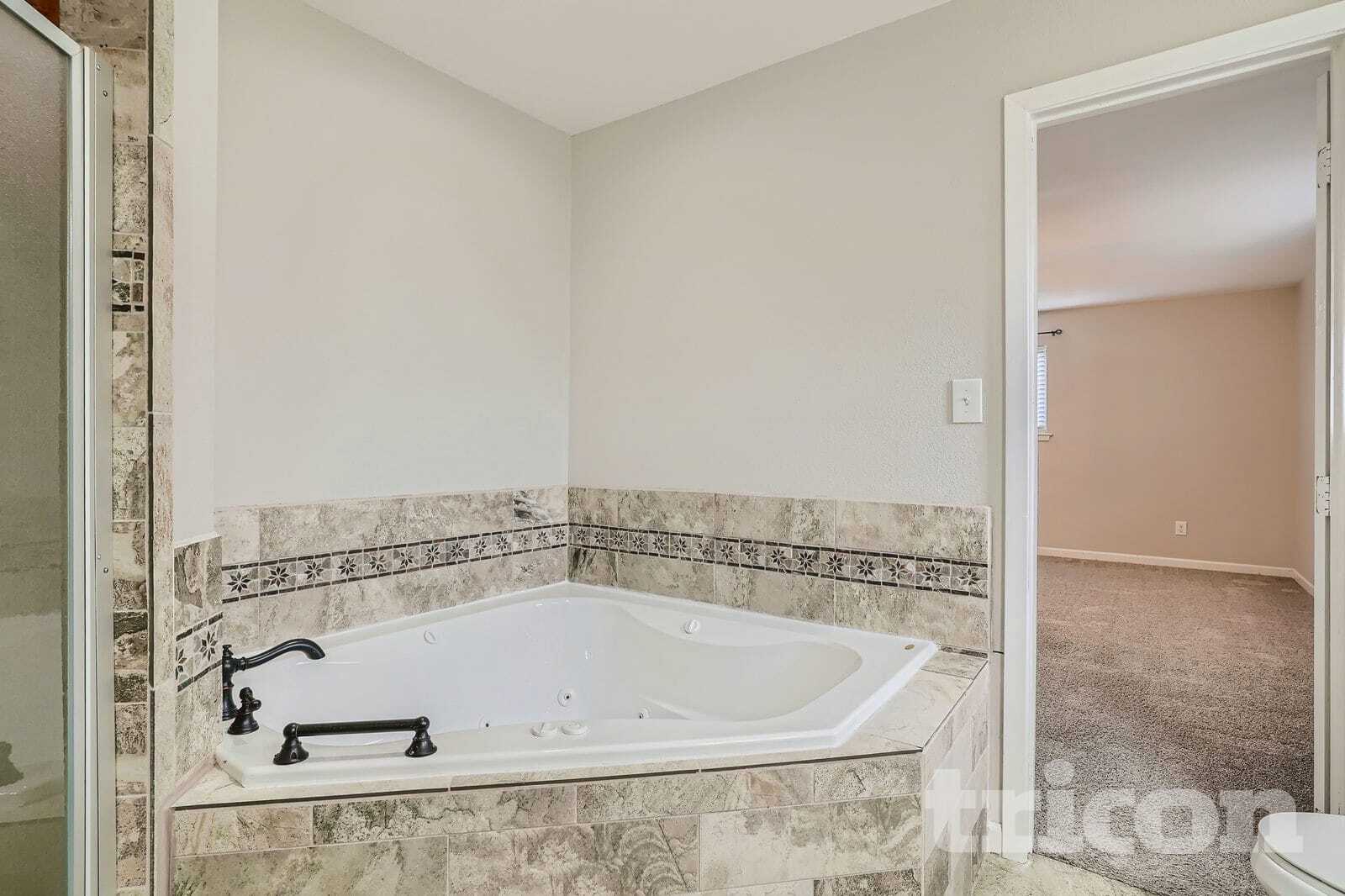 Building Photo - 3605 Wren Ave