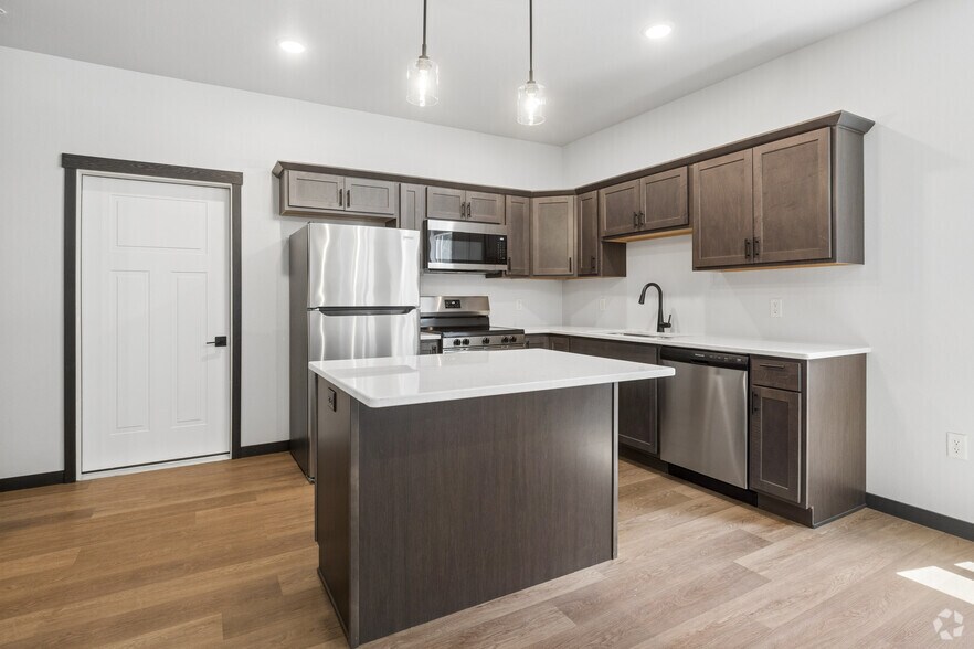 1BR, 1BA - 805SF - Kitchen - Bartlett Crossing II
