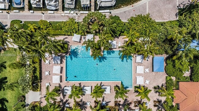 Building Photo - 3598 Yacht Club Dr