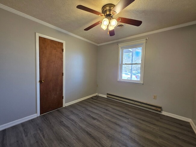 Building Photo - Private 3BR Retreat Minutes from Base & Topsail Beaches