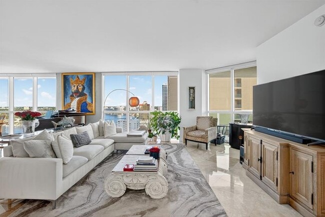 Building Photo - 101 S Fort Lauderdale Beach Blvd