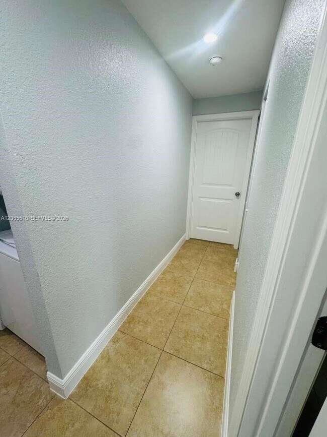 Building Photo - 8270 SW 149th Ct