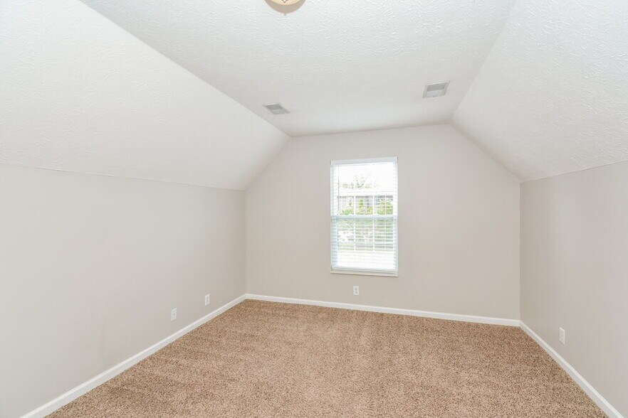 Building Photo - 3514 Longhaven Crossing