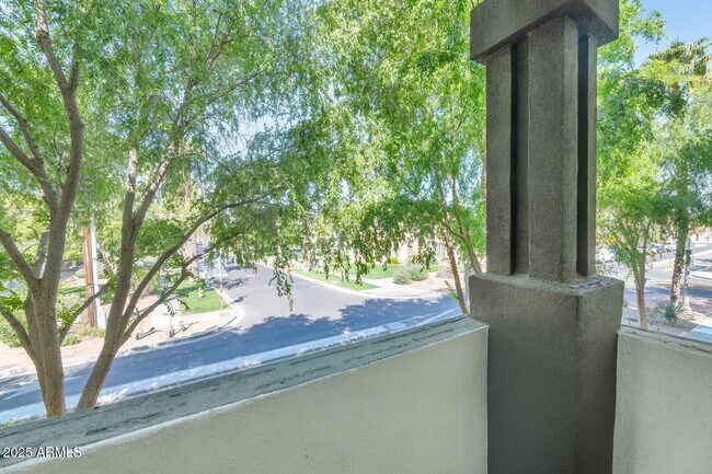 Building Photo - 229 W Portland St