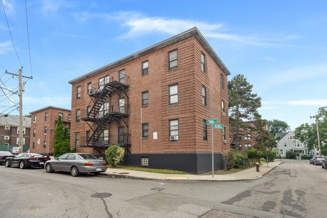 Building Photo - 11 Victory Rd