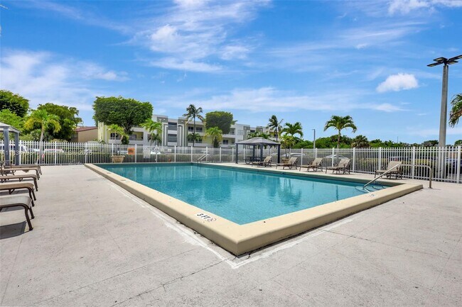 Building Photo - 10755 SW 108th Ave