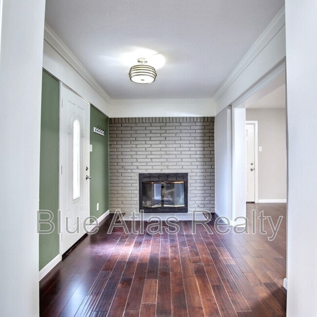 Building Photo - 1520 Sunnybrook Dr