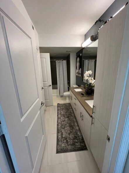 Building Photo - 2523 NE 183rd St