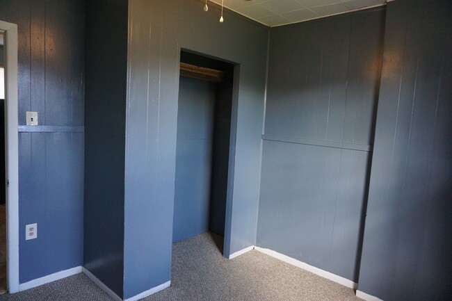 Building Photo - Comfortable One-Level Living in a Prime Location!