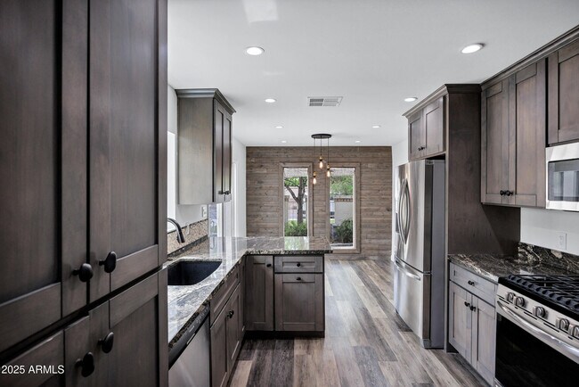 Building Photo - 11459 N 56th St