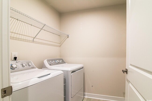 Building Photo - 2382 Elowen Ln