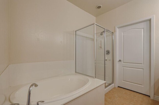 Building Photo - 21320 N 56th St