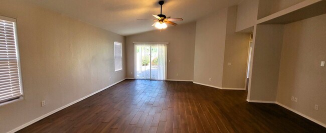 Building Photo - Lovely Corner Lot Home In South Phoenix!!!