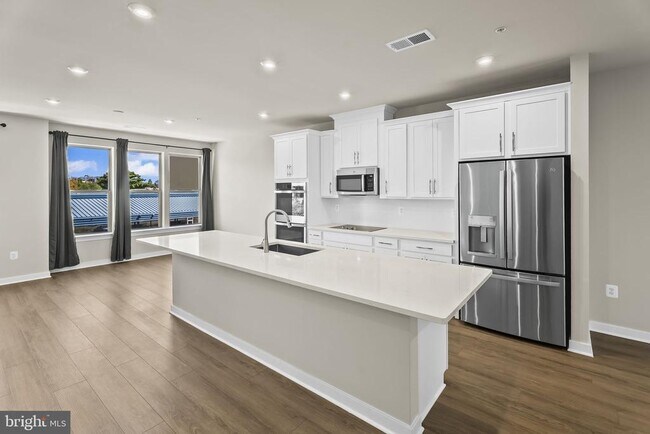 Building Photo - 13558 Innovation Station Lp