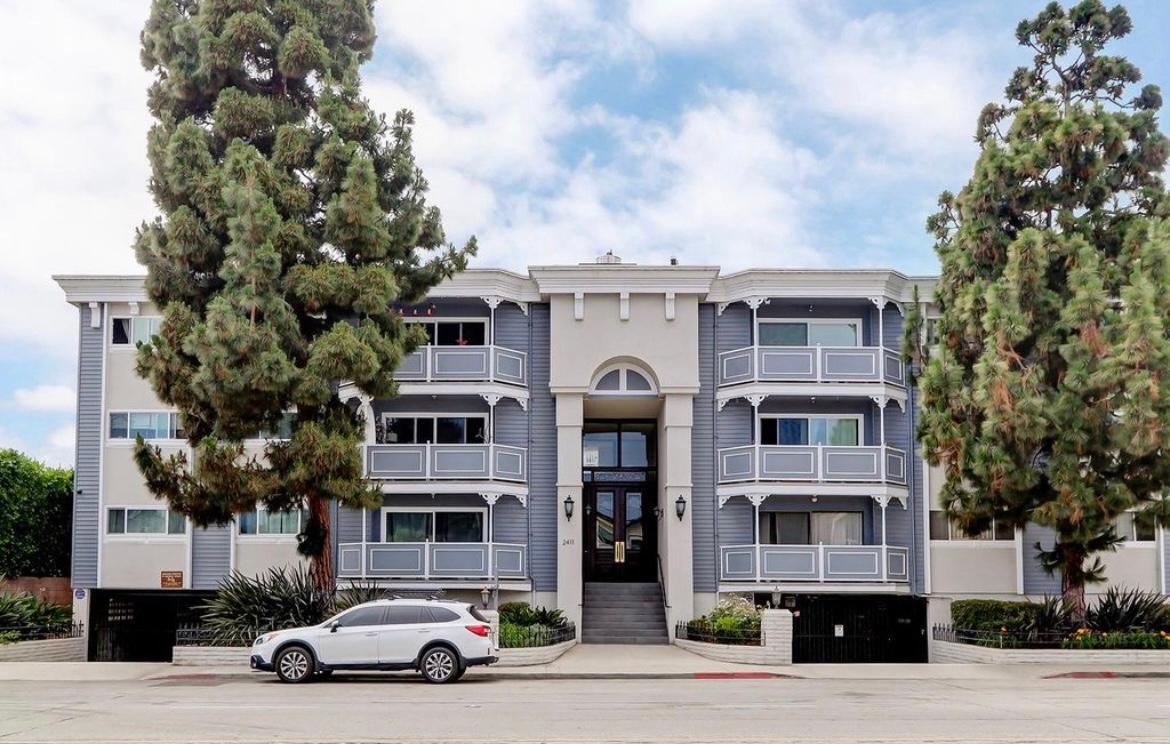 Exterior - 2411 Prospect Ave