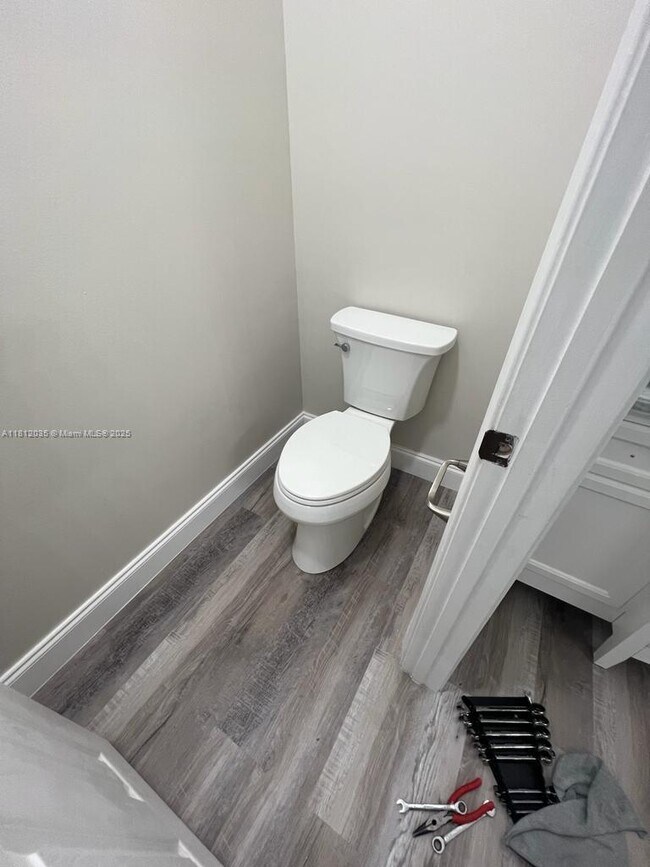 Building Photo - 1342 Crossbill Ct
