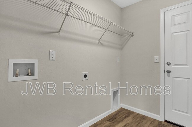 Building Photo - 13485 Pate Rd W
