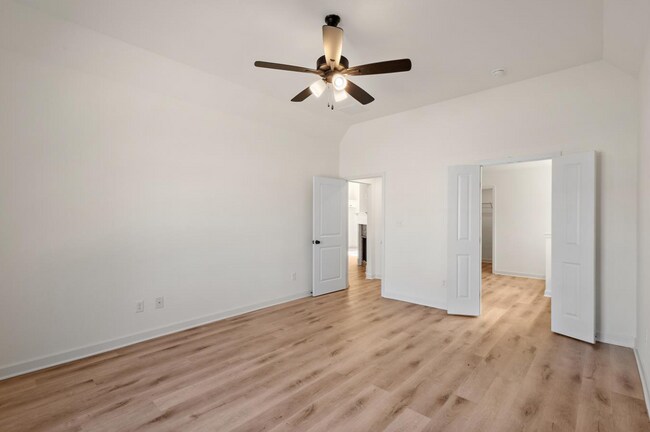 Building Photo - 6275 Clover Ct