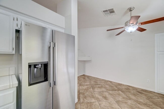 Building Photo - 1813 Lyell Canyon Ln