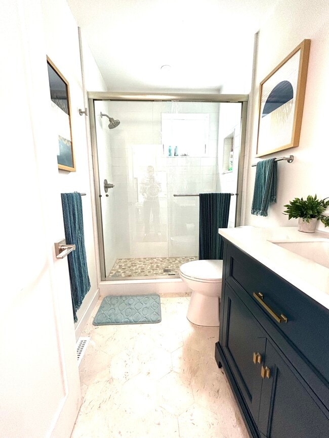 Building Photo - 218 19th St