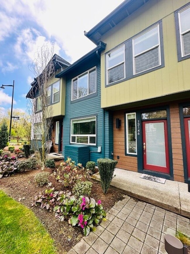 Building Photo - 3Bd/2.25Ba Seattle Townhouse
