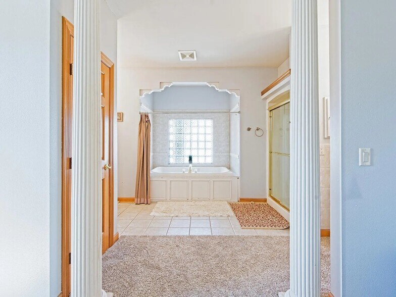 Building Photo - 1805 Red Tail Dr