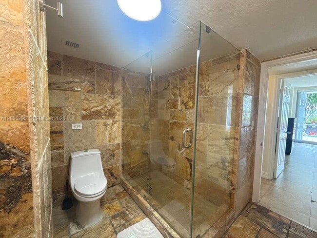 Building Photo - 1500 Bay Rd