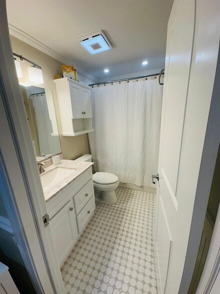 Building Photo - 2062 Danbury Pl