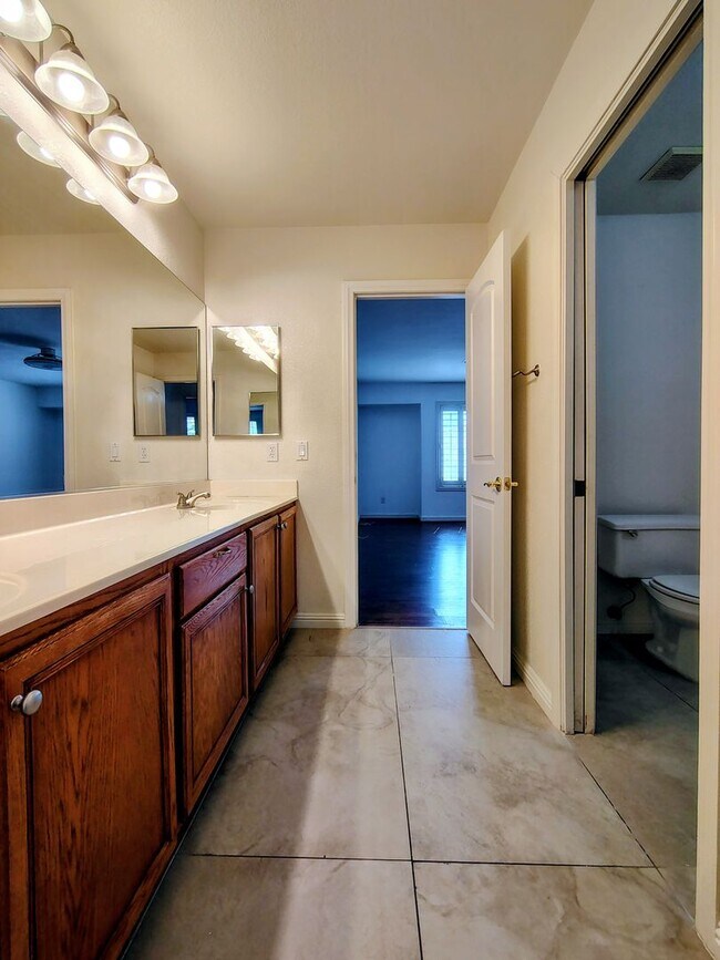 Building Photo - 267 Daisy Gold Ct