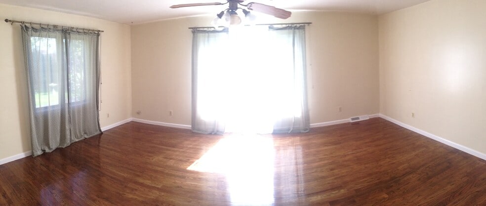 Building Photo - 2101 Tuxedo Ave