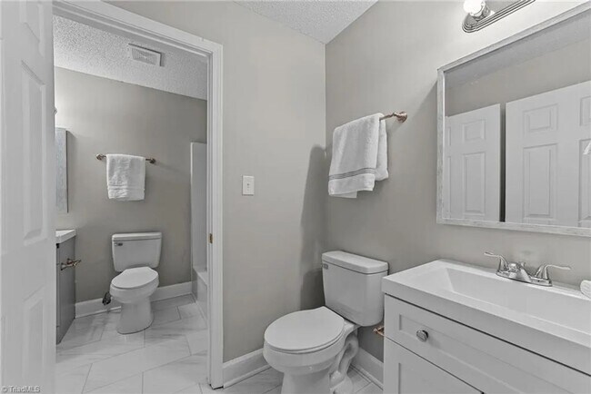 Building Photo - 414 Boyd St