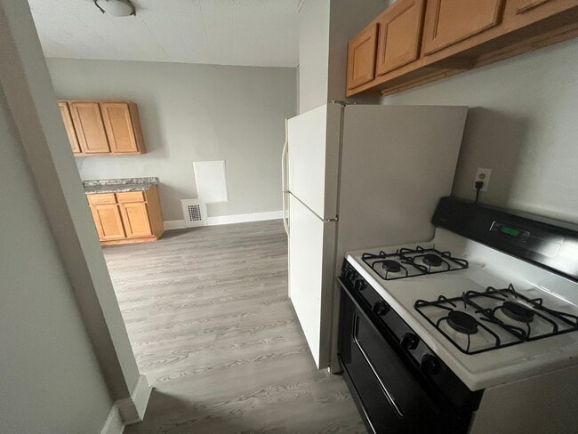 Building Photo - 2901 S 43rd