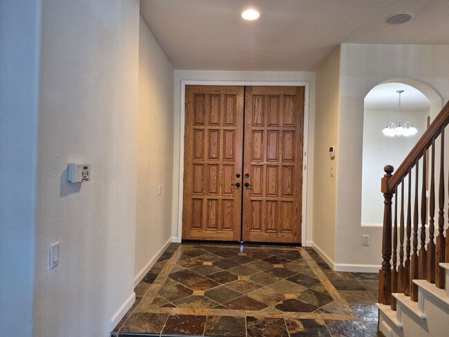 Building Photo - Beautiful 4 bedroom 3.5 bath in Natomas Park