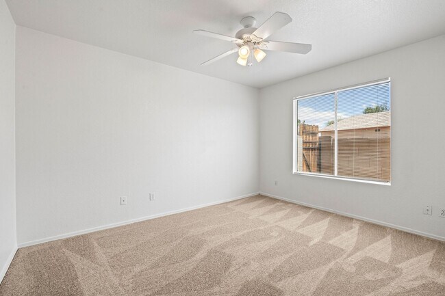 Building Photo - Nice Rita Ranch Home - Vail School District