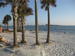 Building Photo - 20071 Sanibel View Cir