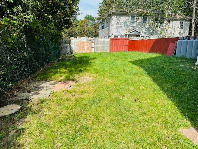 Private backyard - 35 Arlington Ave