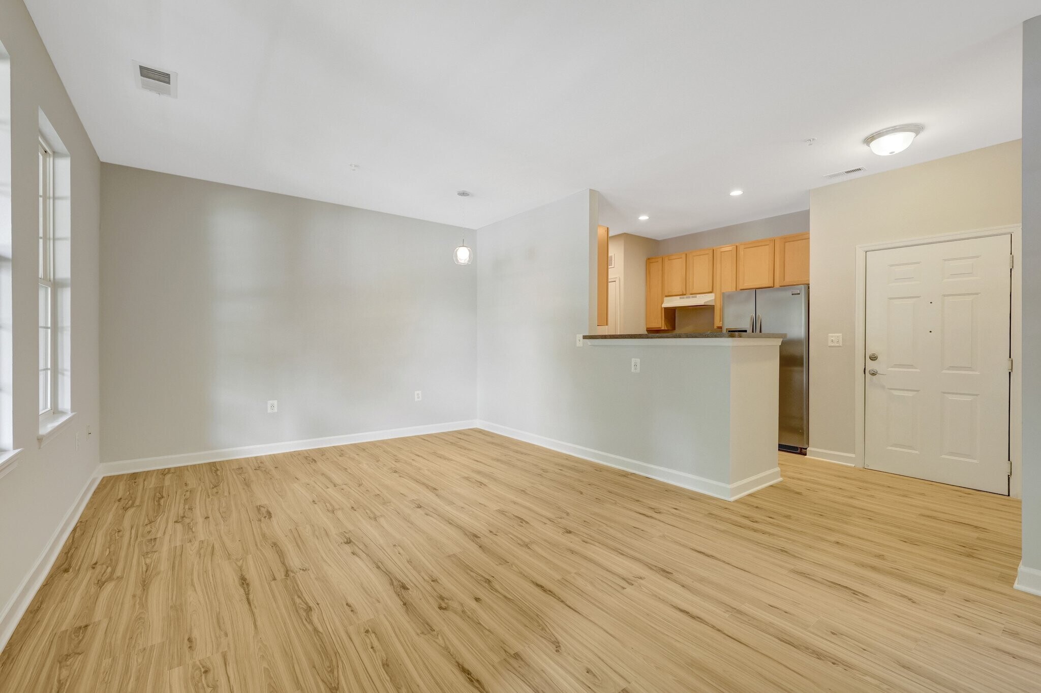 Building Photo - 42421 Rockrose Sq