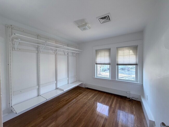 Building Photo - 9 Hollis St