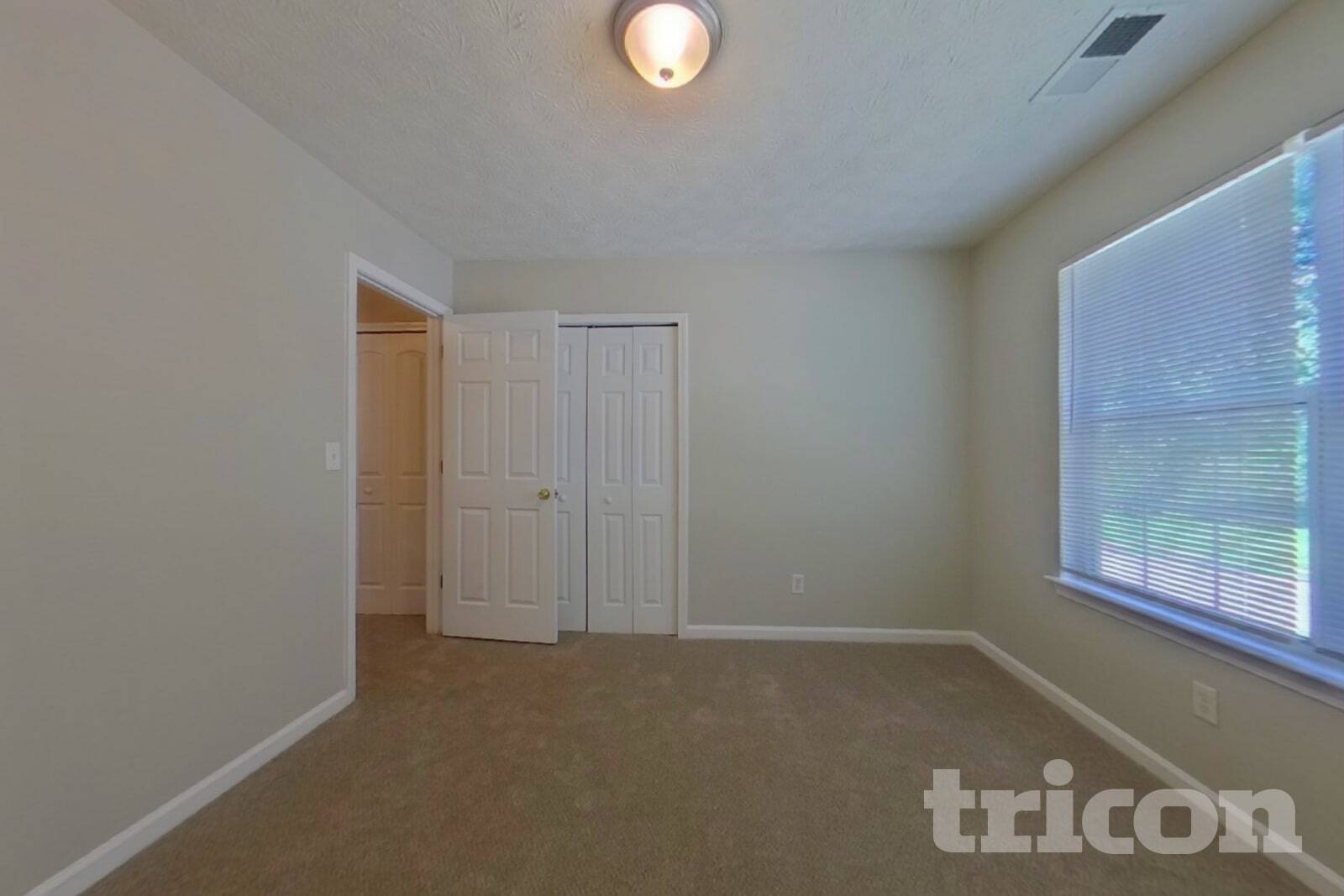 Building Photo - 936 Edgewood Ln