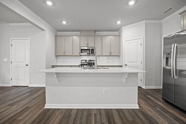 Building Photo - Charming 3BD/2.5BA Located In raleigh NC!!!