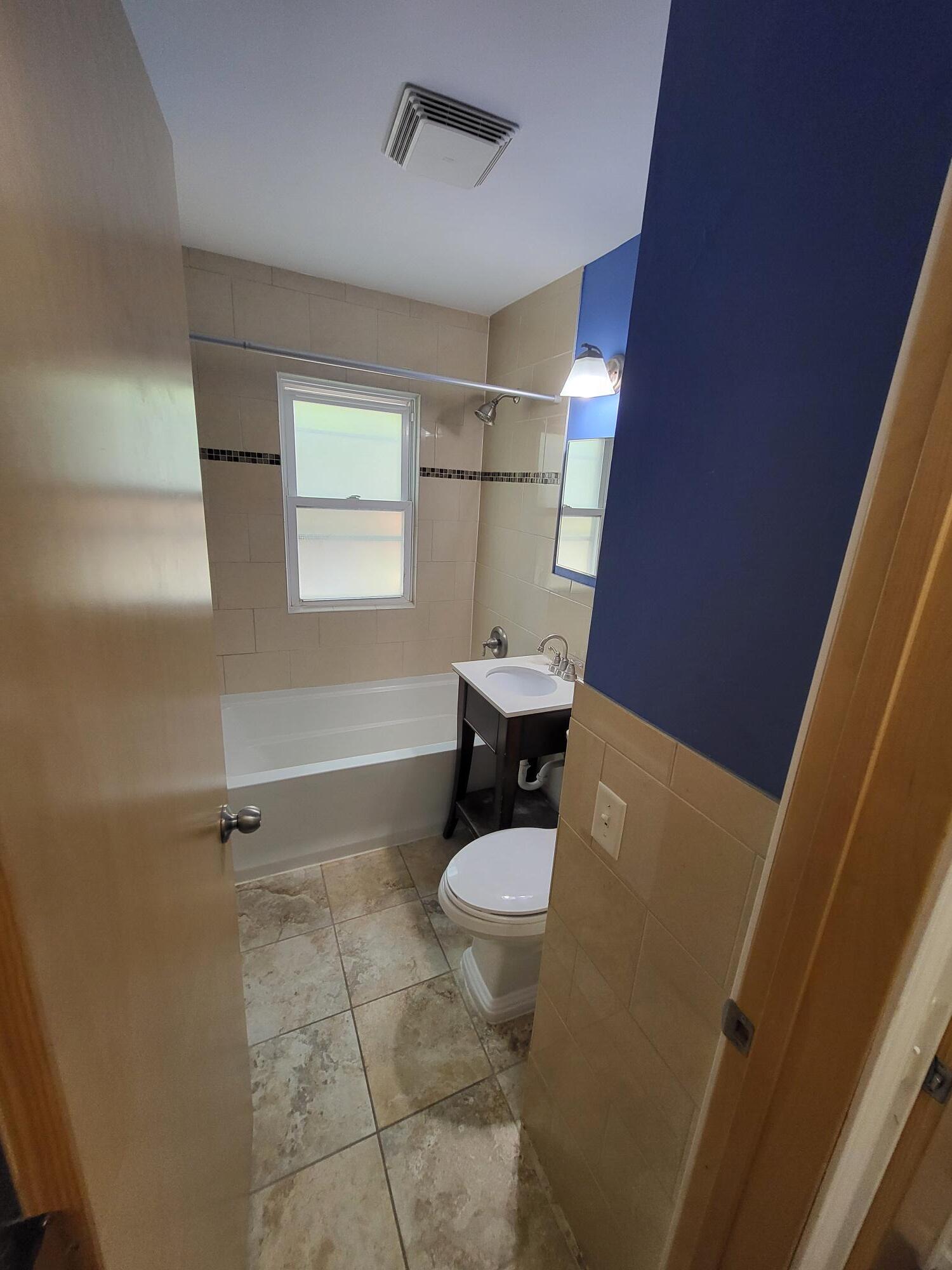 Building Photo - 1305 Jewel Ct