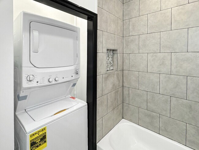 Building Photo - 2325 Reisterstown Rd