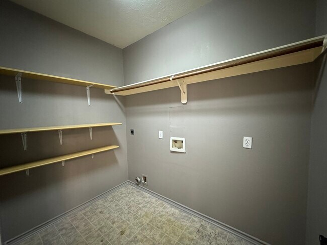 Building Photo - 15314 Carsen Bend Dr