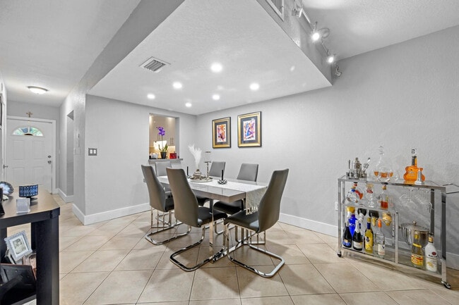 Building Photo - 8010 SW 152nd Ave