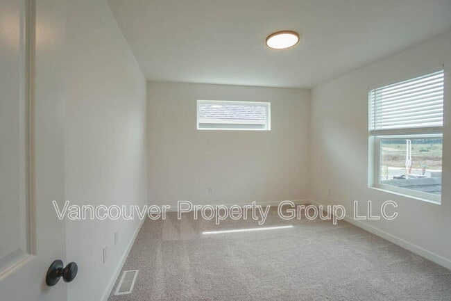 Building Photo - 1605 NE 180th Ave