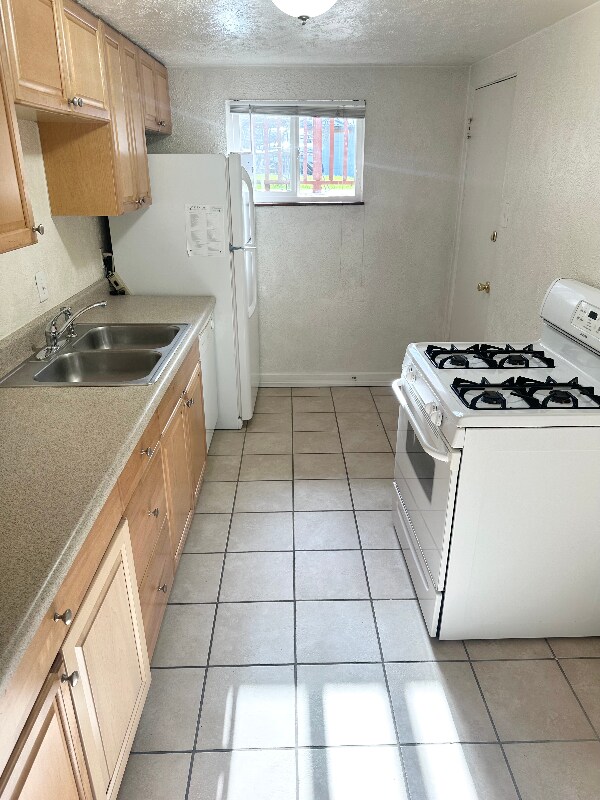 Building Photo - 3475 Ames St