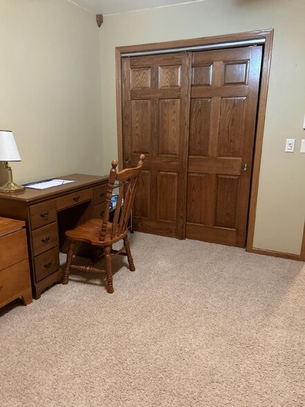Bedroom 2 closet - 524 Marshal Ct