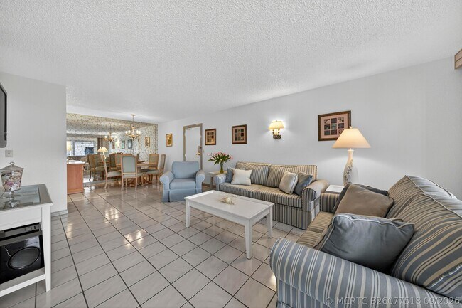Building Photo - 6417 Bay Club Dr