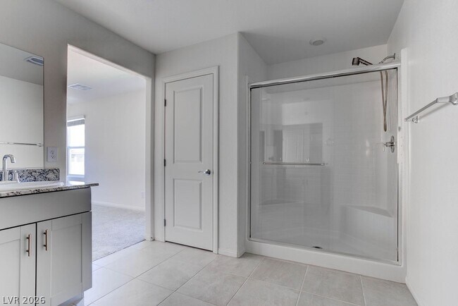 Building Photo - 10944 Meridian Flds Ave