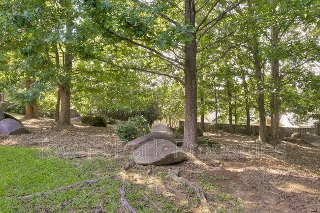 Building Photo - 486 Granite Point